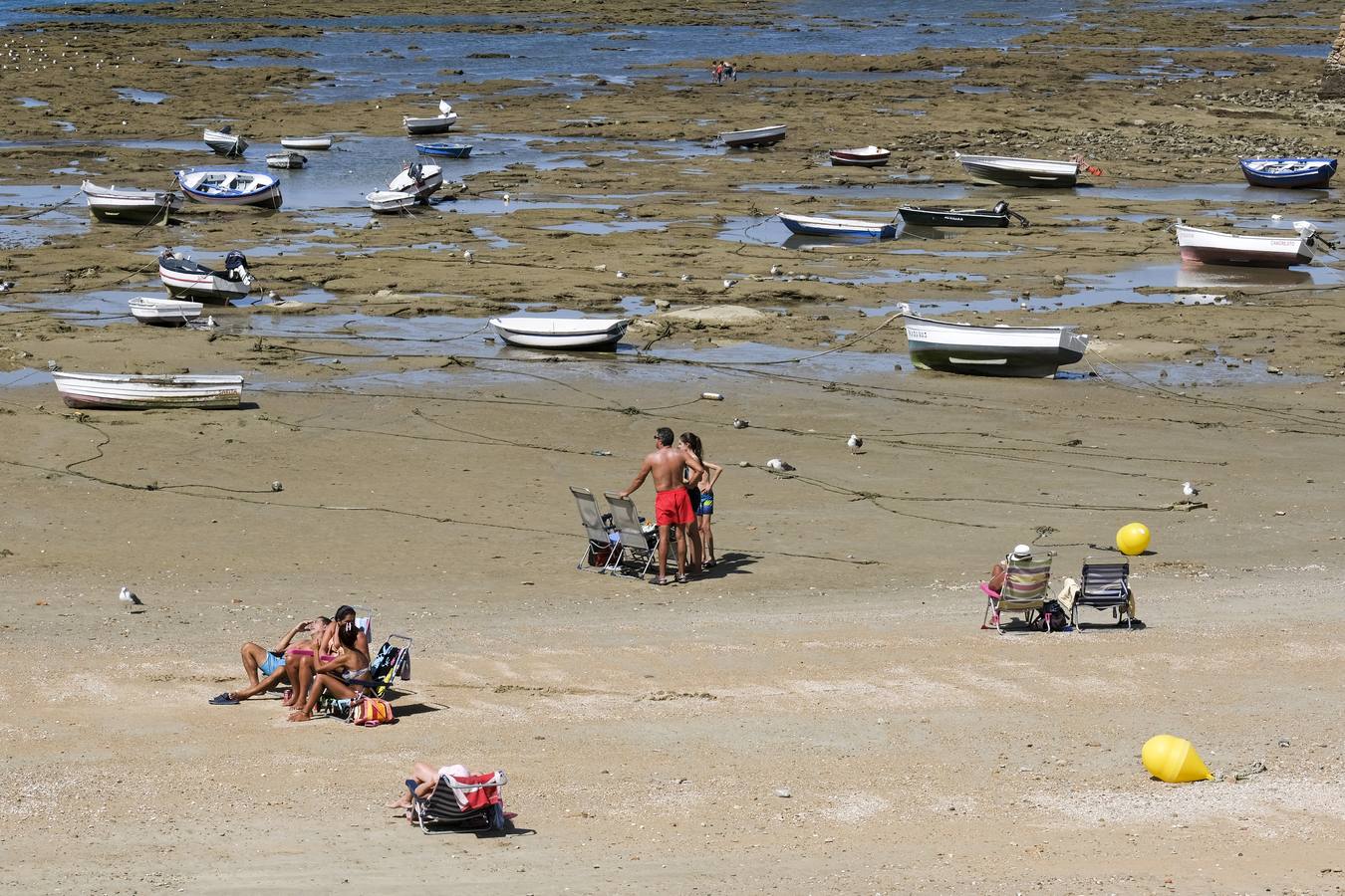 FOTOS: Llega septiembre... y las playas de Cádiz se vacían de turistas