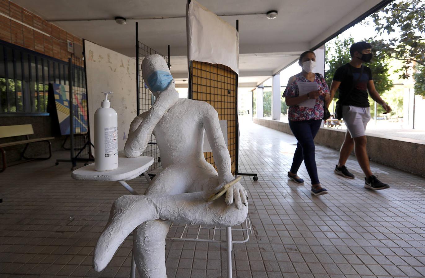 En imágenes, los preparativos para el comienzo del curso en Córdoba