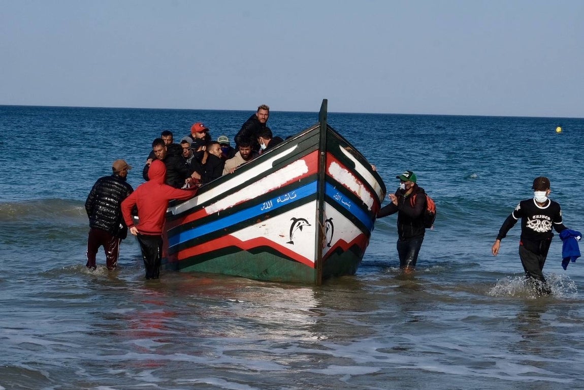 Llegan cuatro pateras a la costa de Cádiz