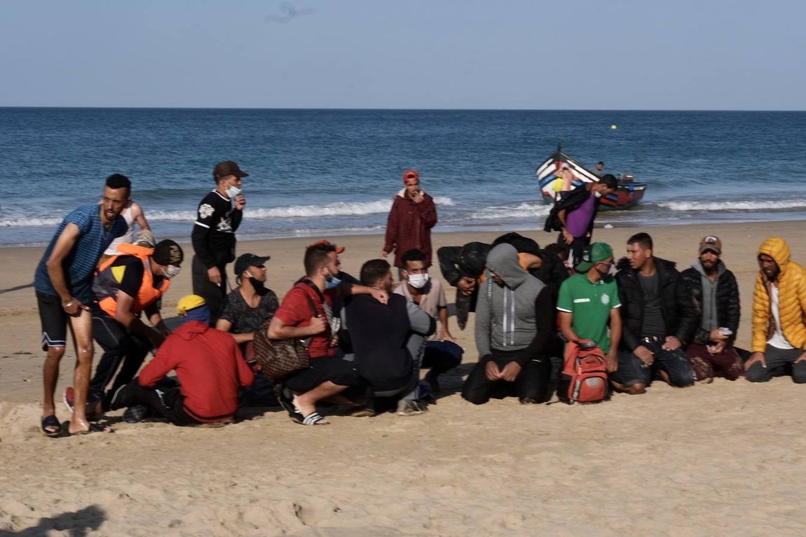 Llegan cuatro pateras a la costa de Cádiz