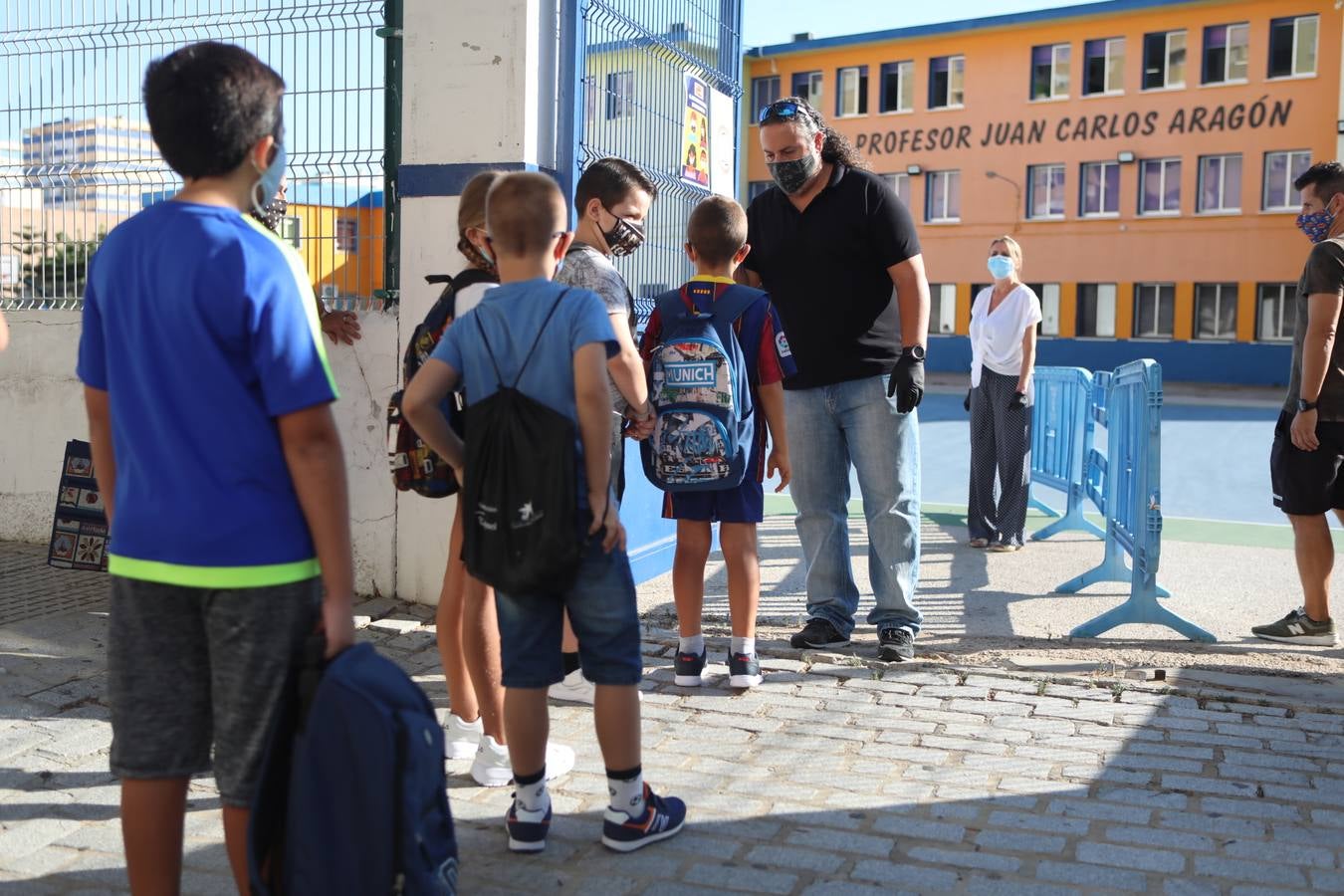 La vuelta al cole en imágenes tras seis meses de aislamiento