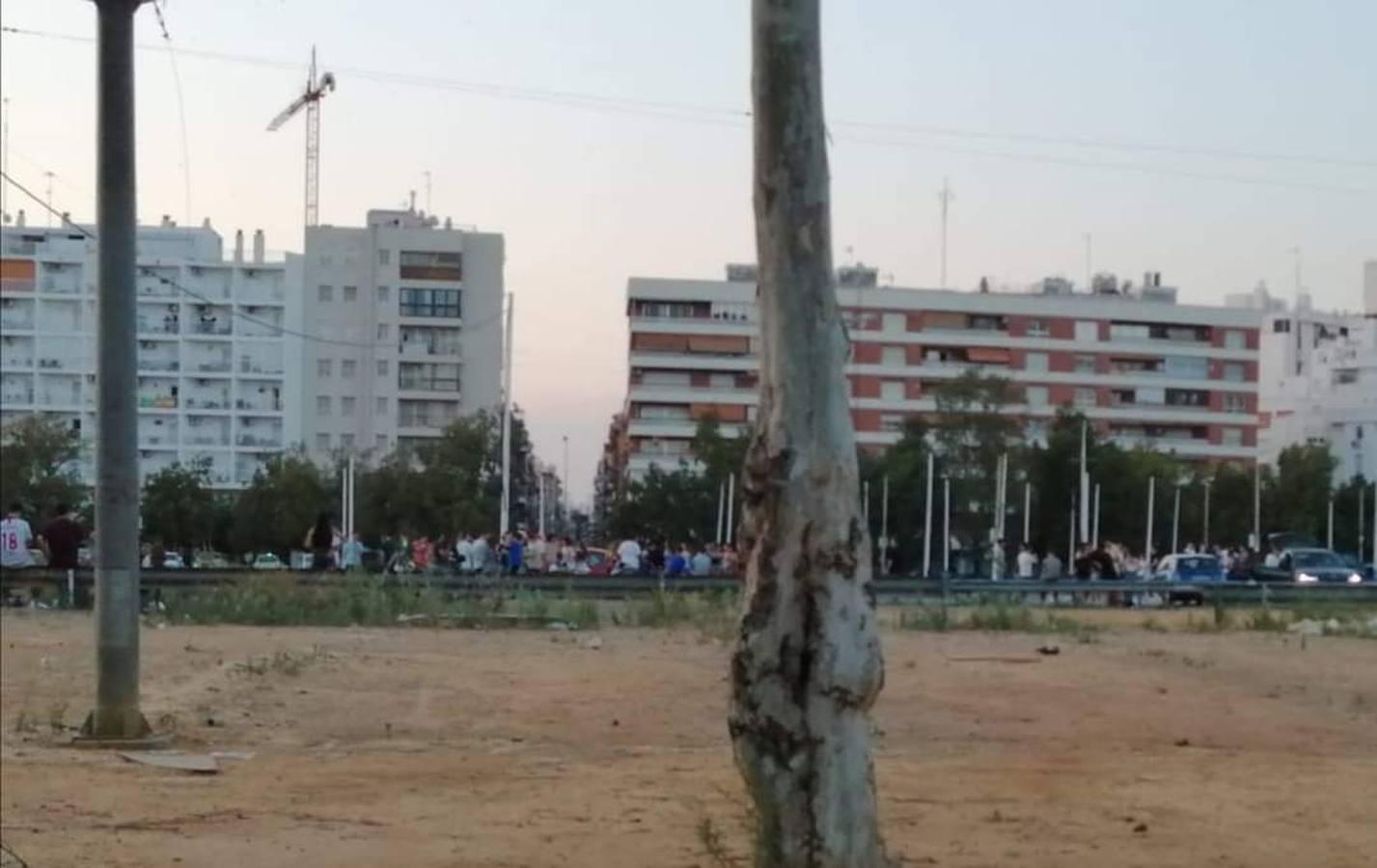 Los vecinos de Sevilla, en pie de guerra contra la botellona