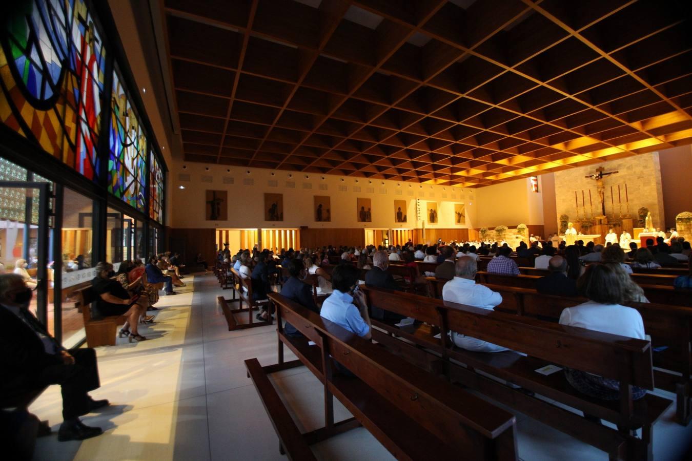 Consagración del templo de la parroquia de San Juan Pablo II en Sevilla