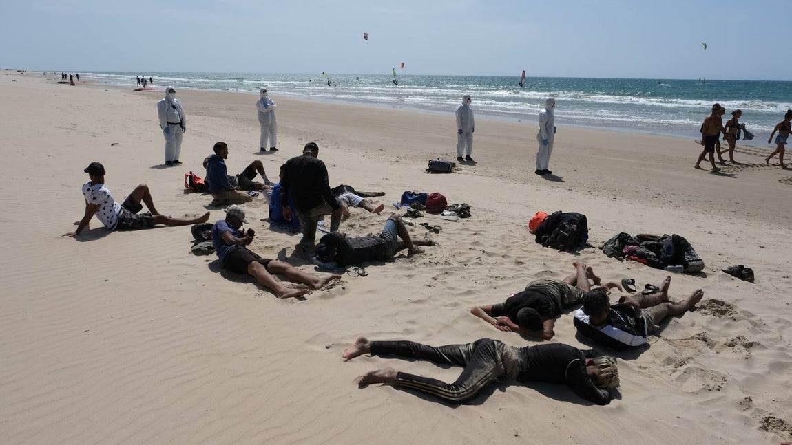 Llegan dos pateras a las costas de Cádiz