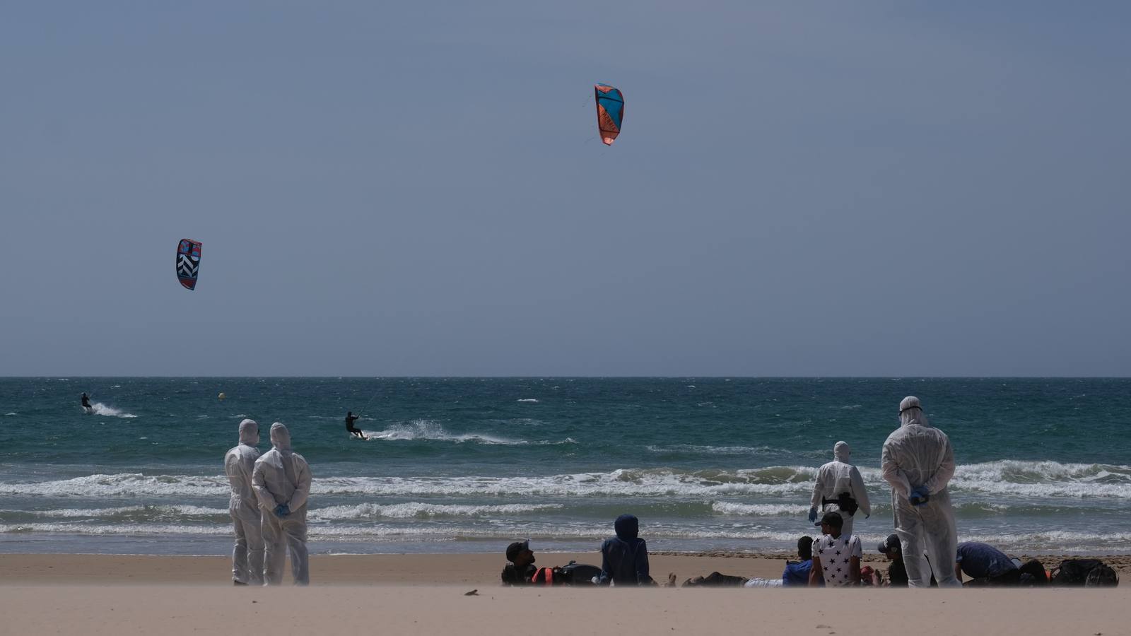 Llegan dos pateras a las costas de Cádiz