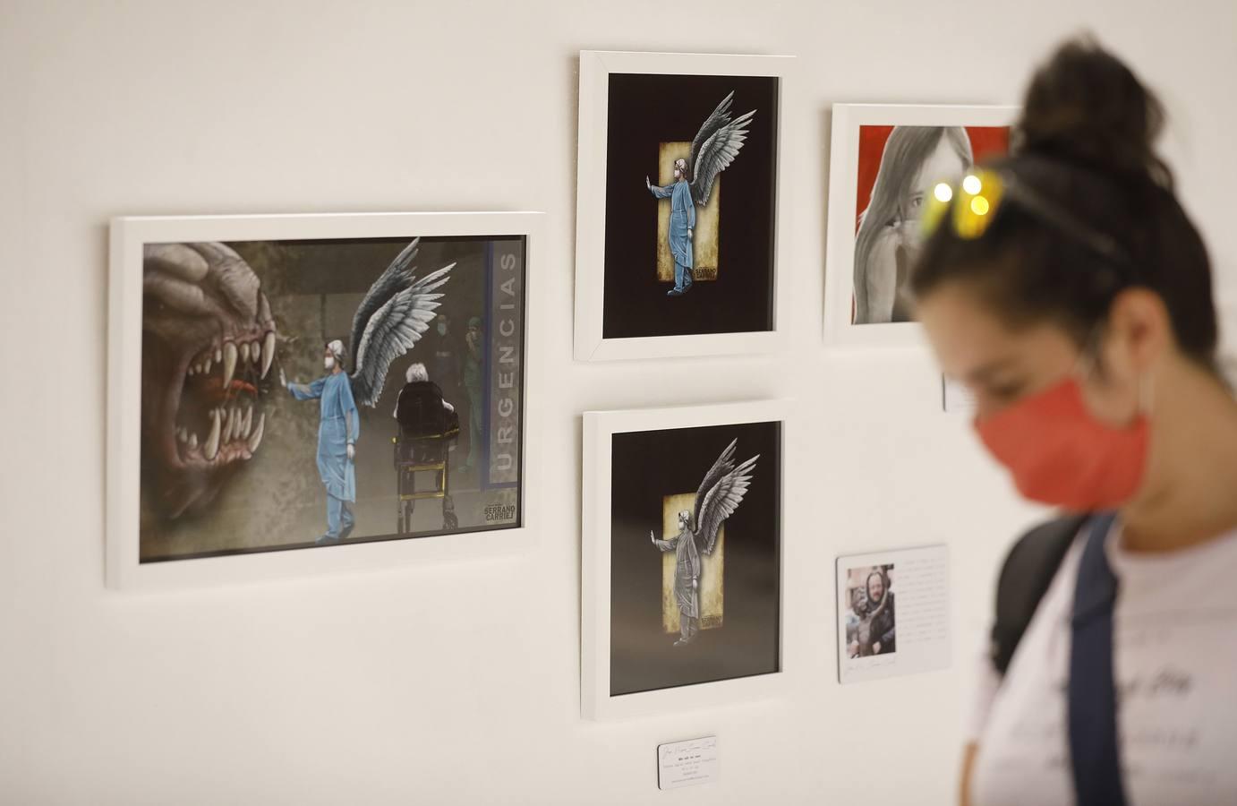 La exposición «Héroes con bata», de homenaje a los sanitarios en Córdoba, en imágenes