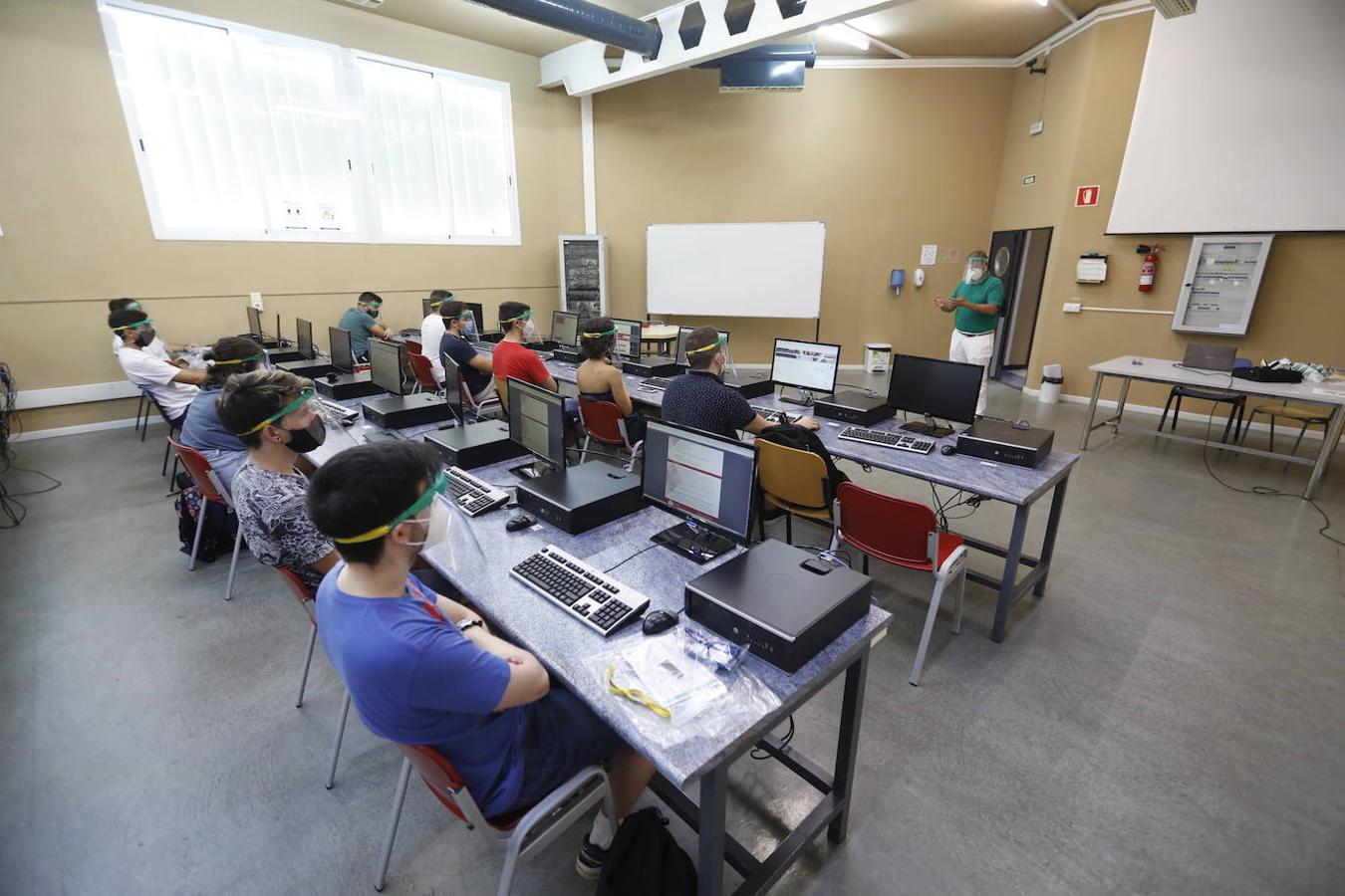 La vuelta a las clases de la Universidad de Córdoba, en imágenes