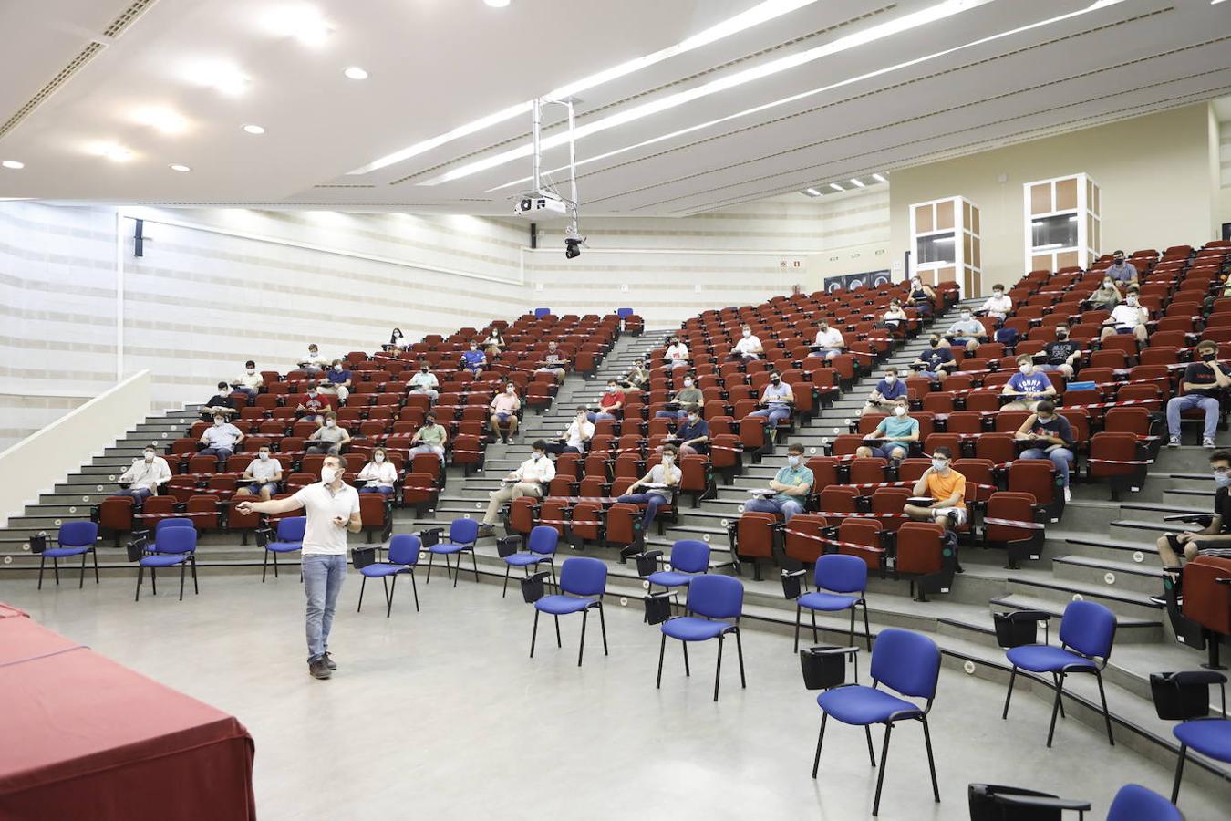 La vuelta a las clases de la Universidad de Córdoba, en imágenes