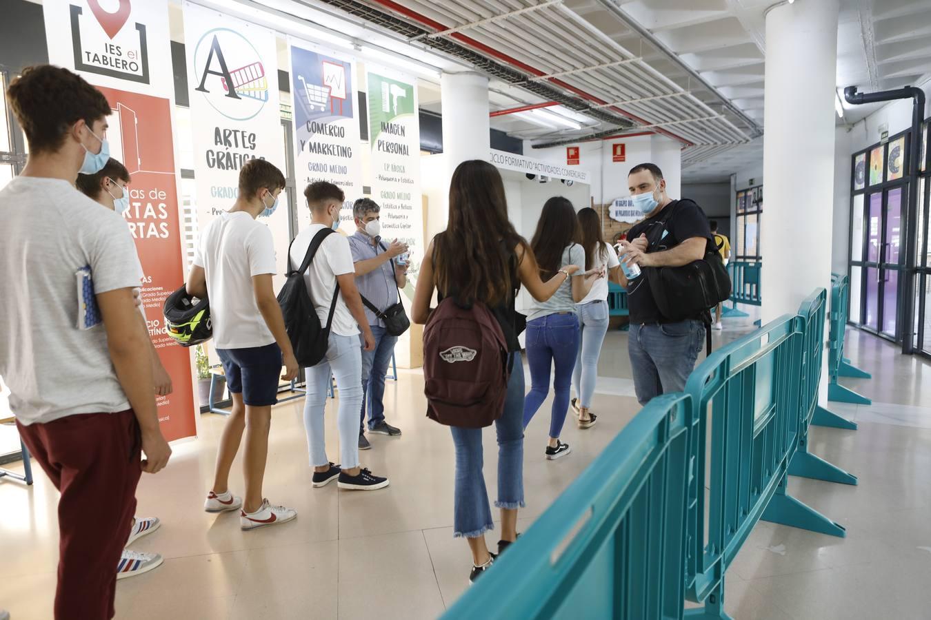 El regreso de Secundaria y Bachillerato en Córdoba, en imágenes