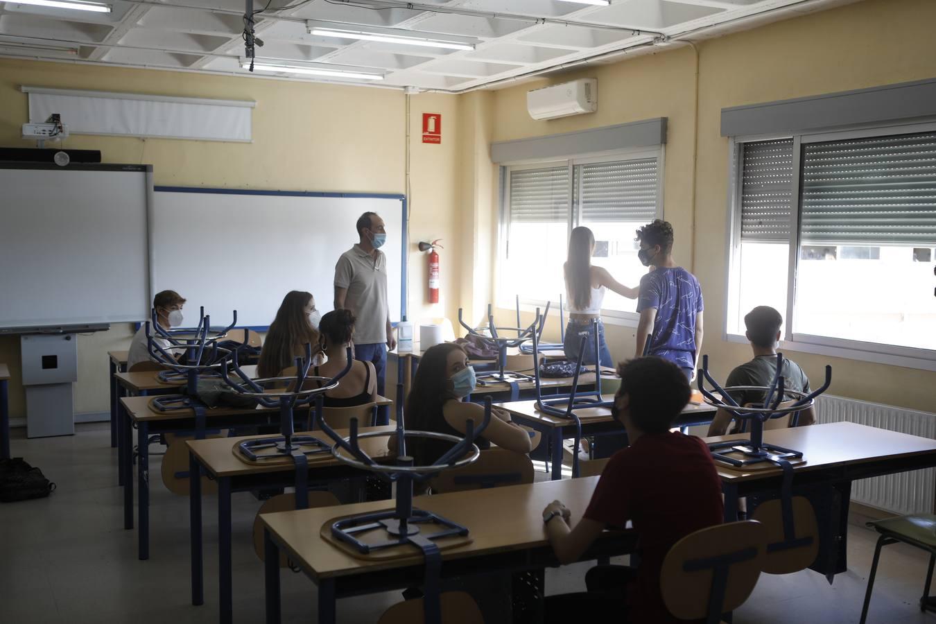 El regreso de Secundaria y Bachillerato en Córdoba, en imágenes