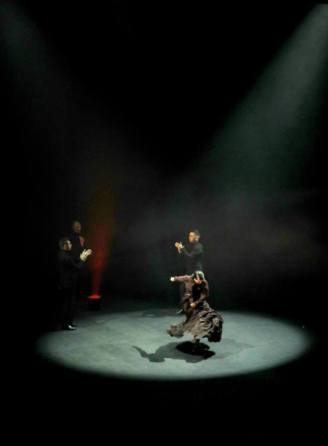 Bienal de Flamenco 2020: María Moreno explora las posibilidades de su baile en «More (No) More»