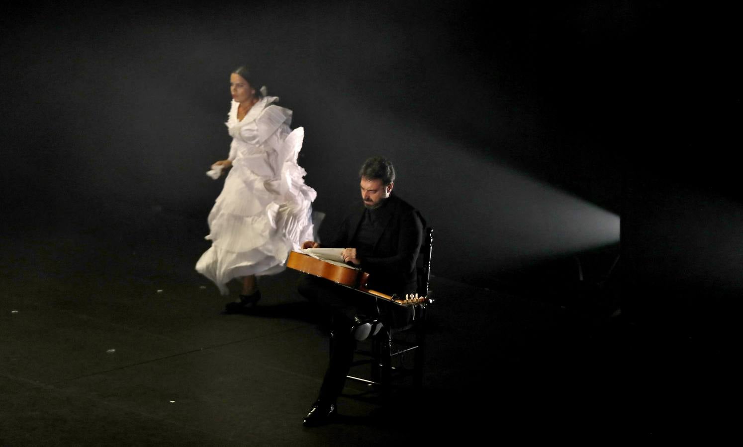 Bienal de Flamenco 2020: María Moreno explora las posibilidades de su baile en «More (No) More»