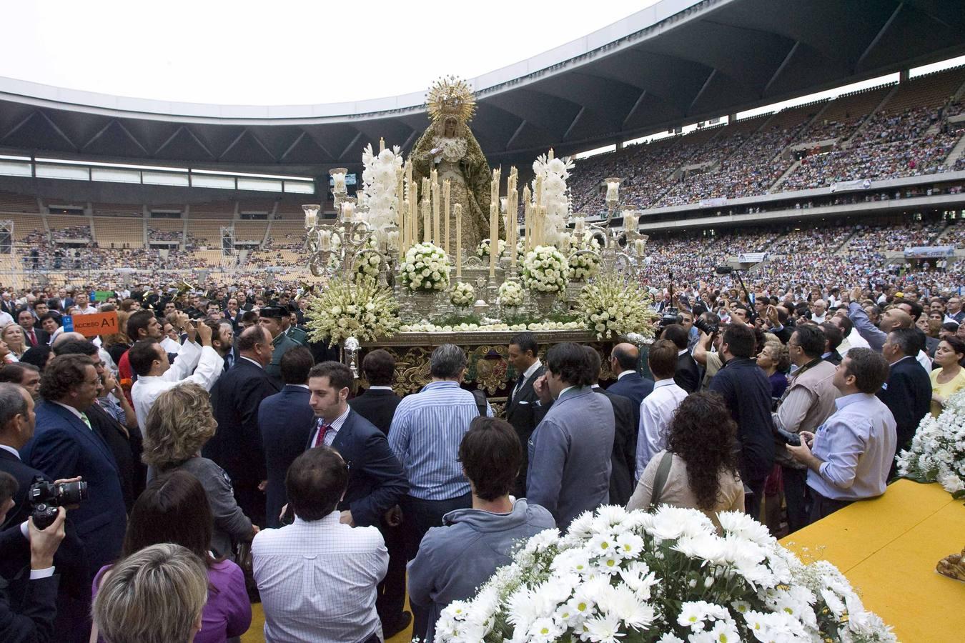 La Macarena en el estadio de la Cartuja