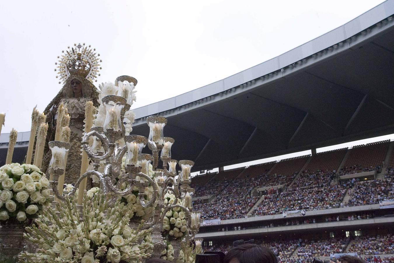 La Macarena en el estadio de la Cartuja