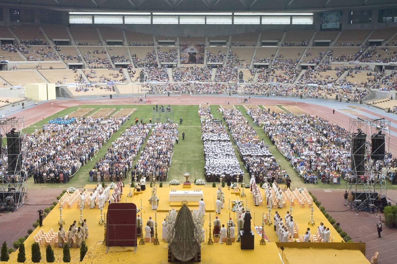 La Macarena en el estadio de la Cartuja