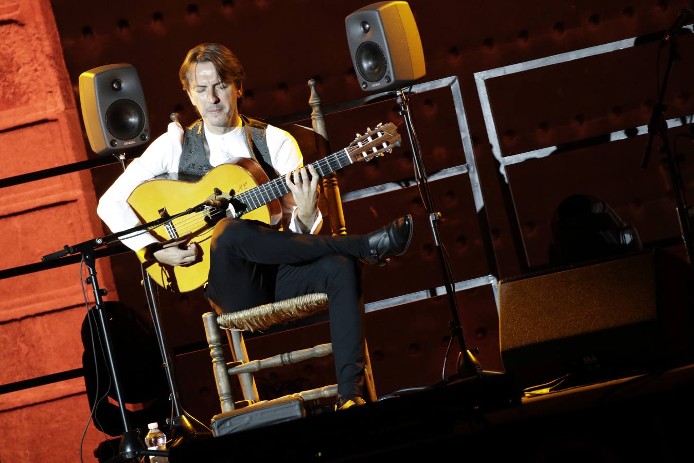 Bienal de Flamenco: en imágenes, el recital de Manuel de la Luz en el Alcázar