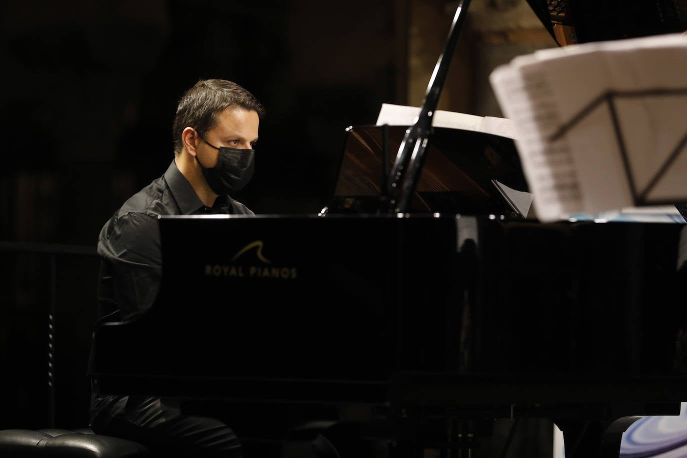 El concierto de Pasión Vega en la Mezquita-Catedral de Córdoba, en imágenes