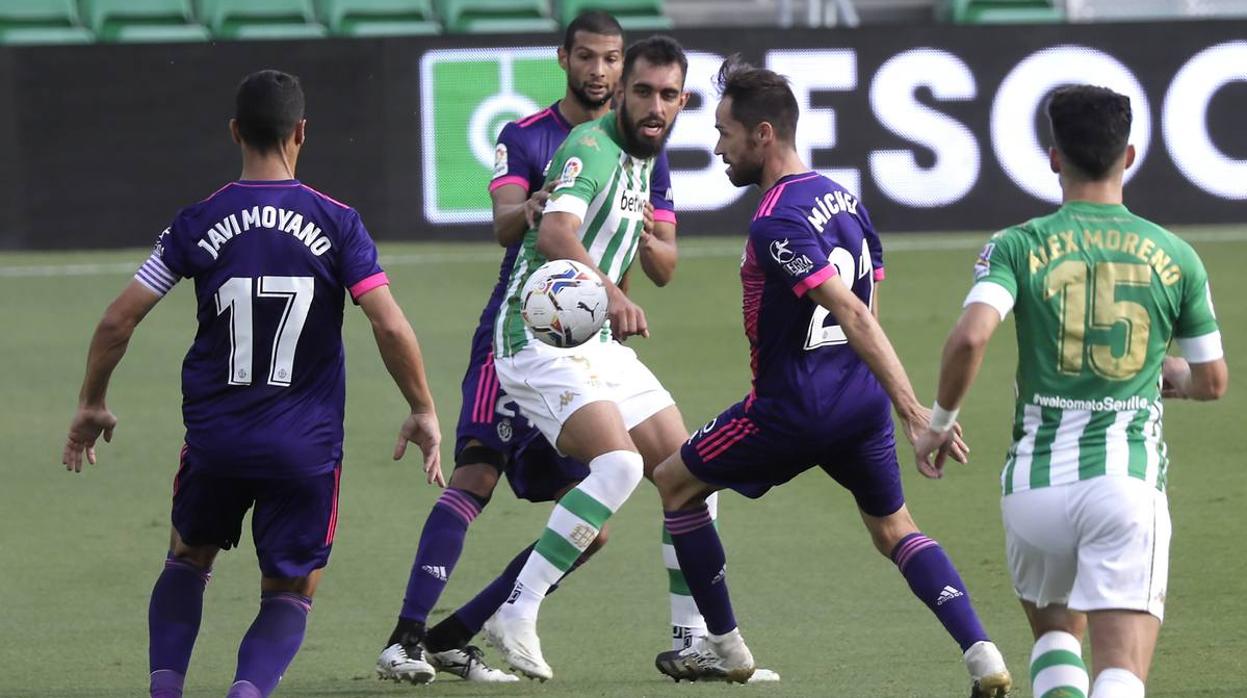 El partido Betis-Valladolid, en imágenes