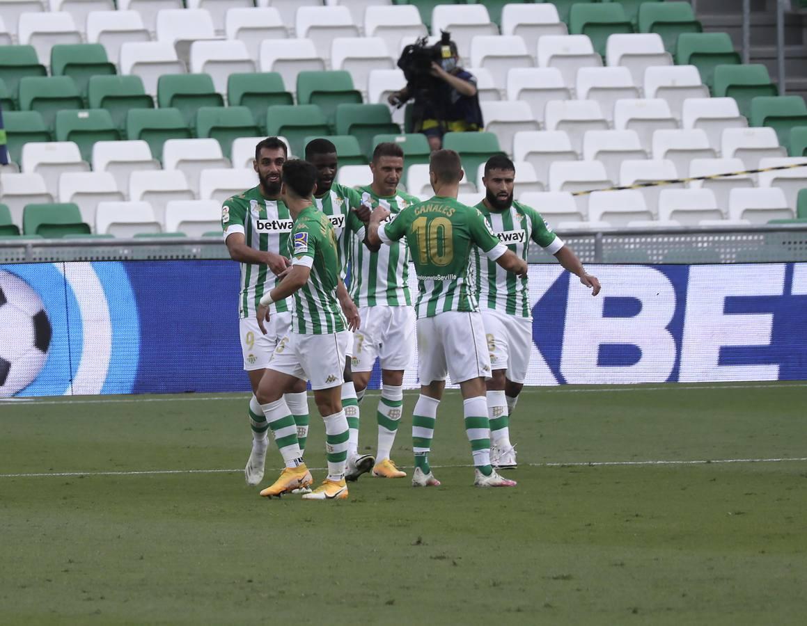 El partido Betis-Valladolid, en imágenes