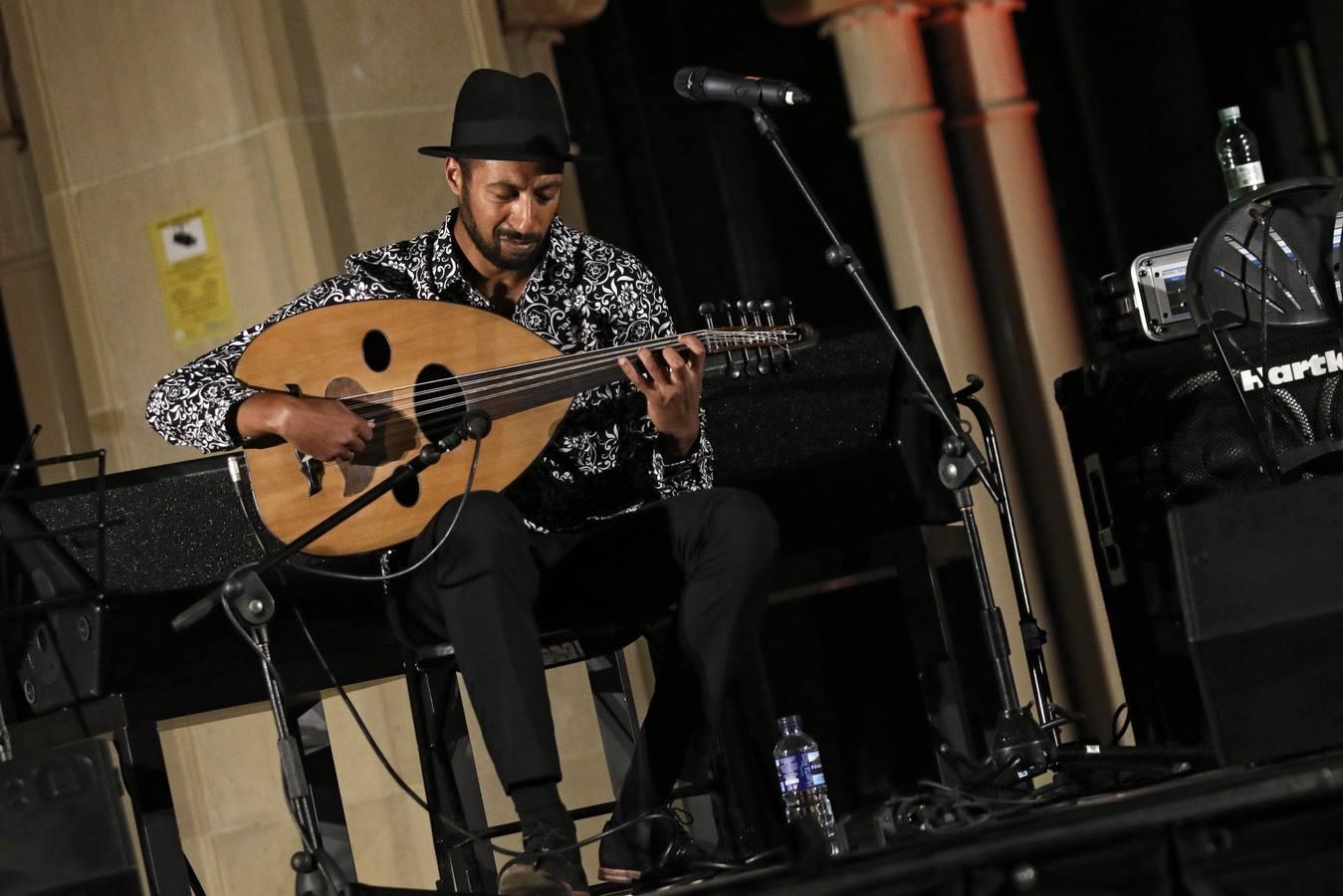 El laud árabe se une a la guitarra flamenca en la Bienal de Sevilla