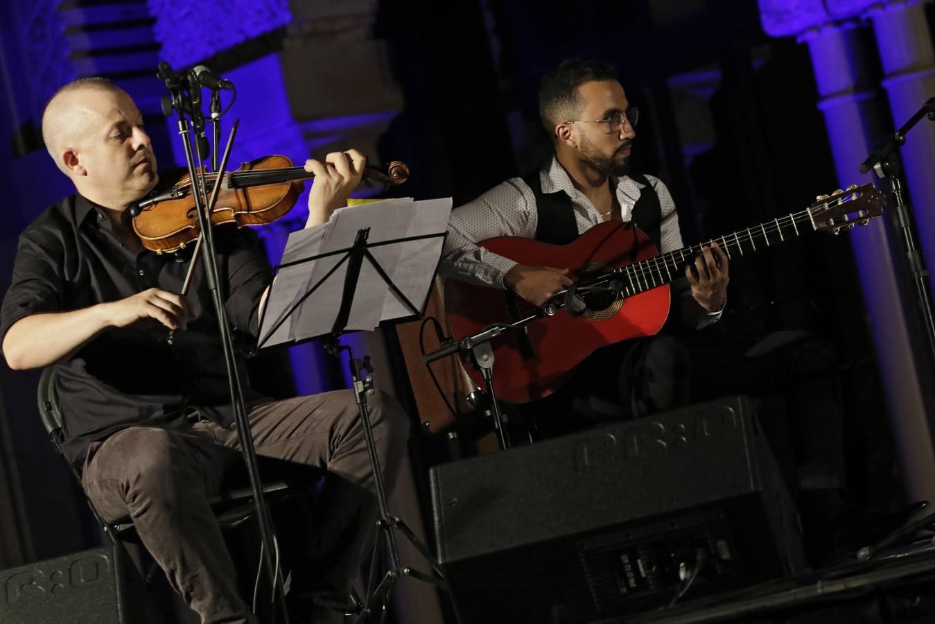 El laud árabe se une a la guitarra flamenca en la Bienal de Sevilla