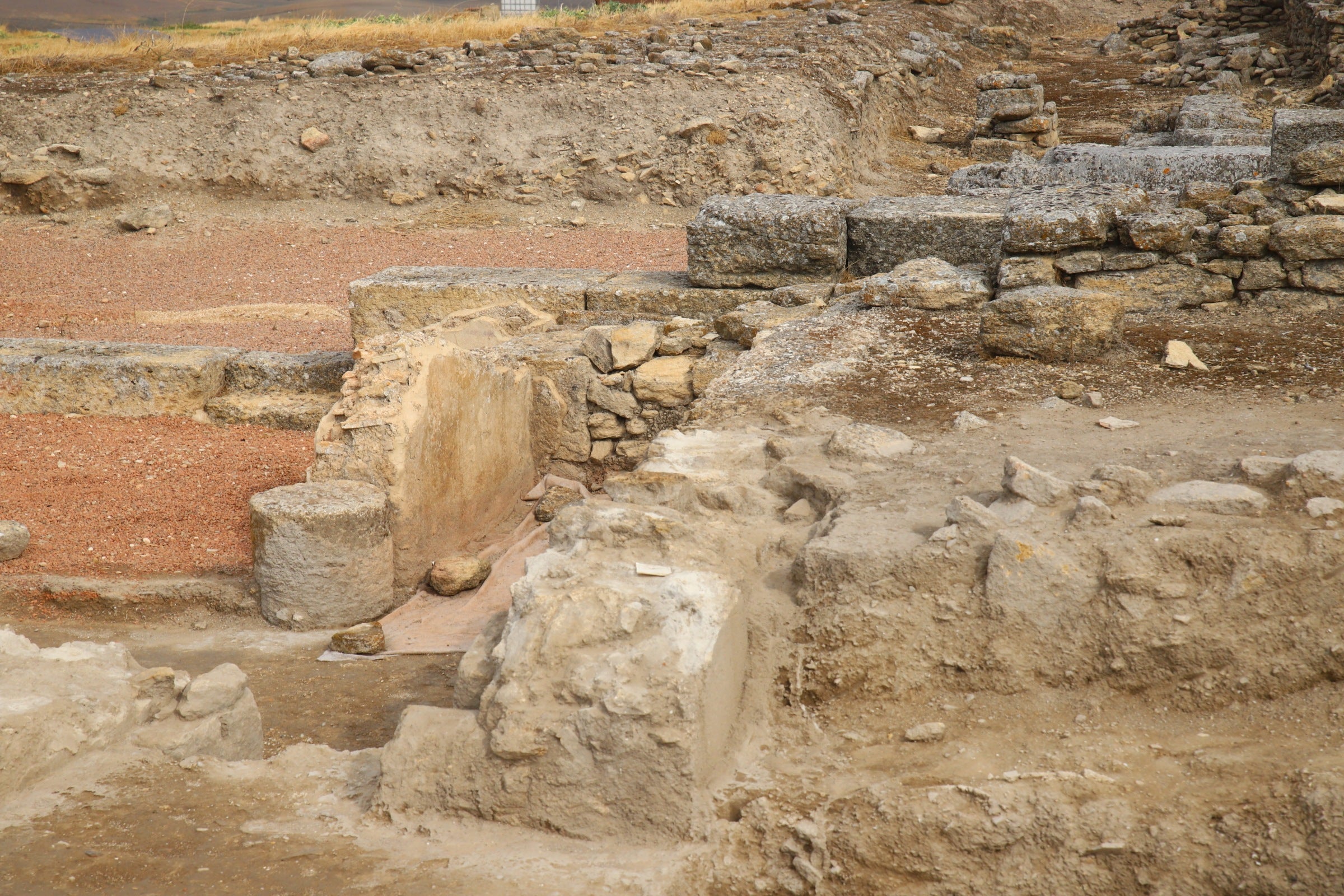 Los nuevos hallazgos en el yacimiento de Ategua en Córdoba, en imágenes