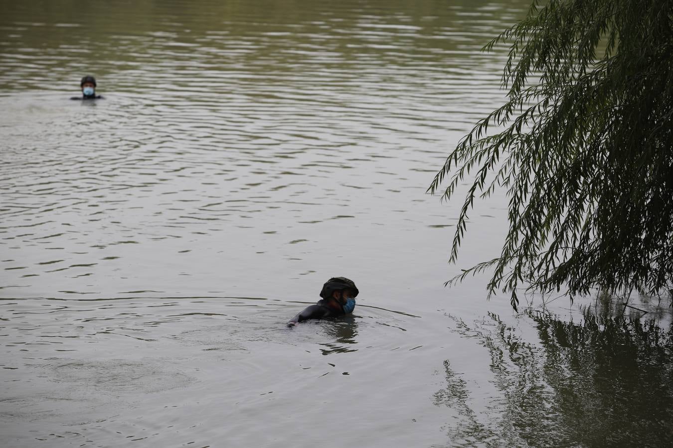 La búsqueda de José Morilla en el Guadalquivir, en imágenes