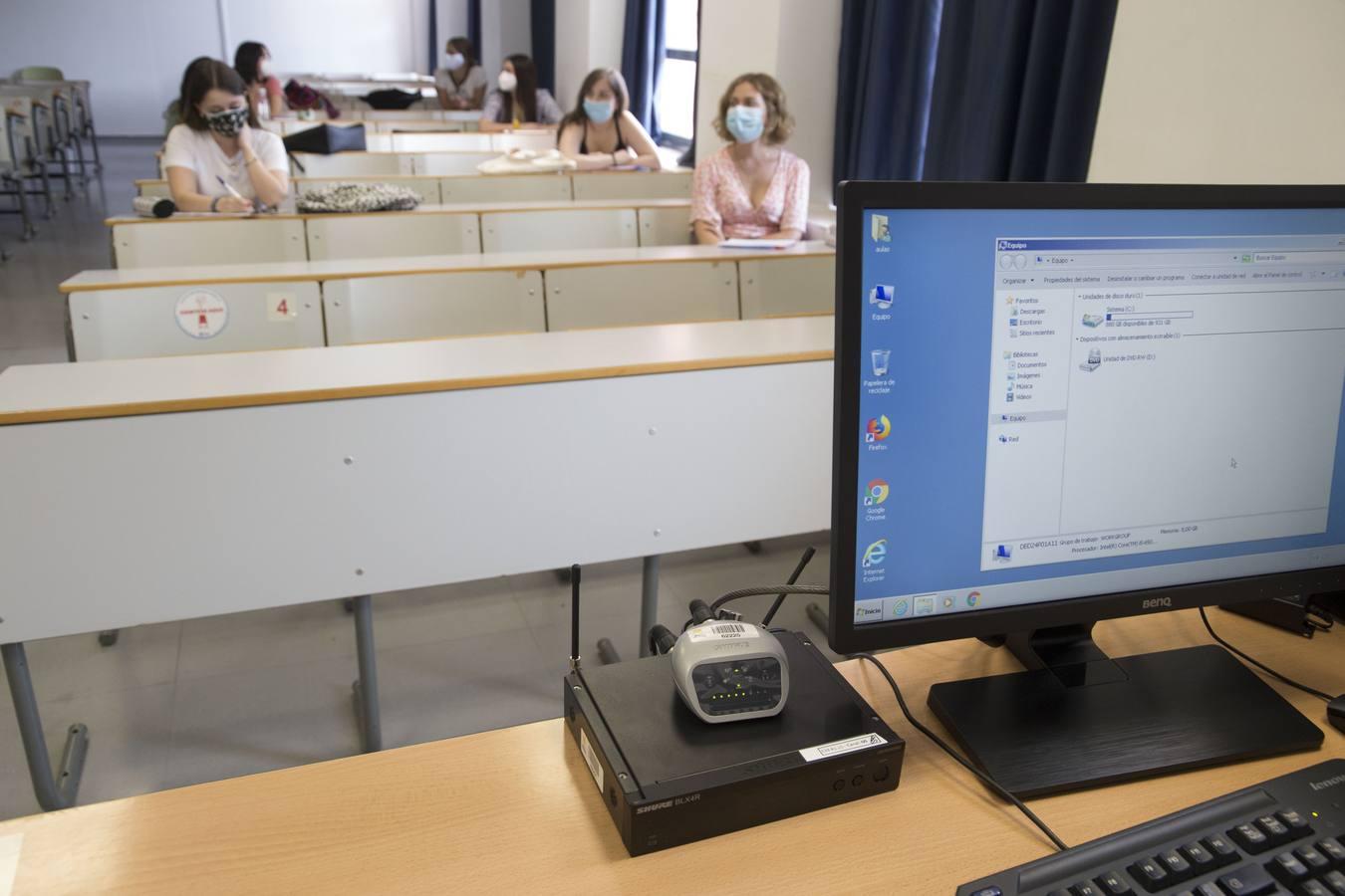 Un solitario primer día de curso en la Universidad Pablo de Olavide