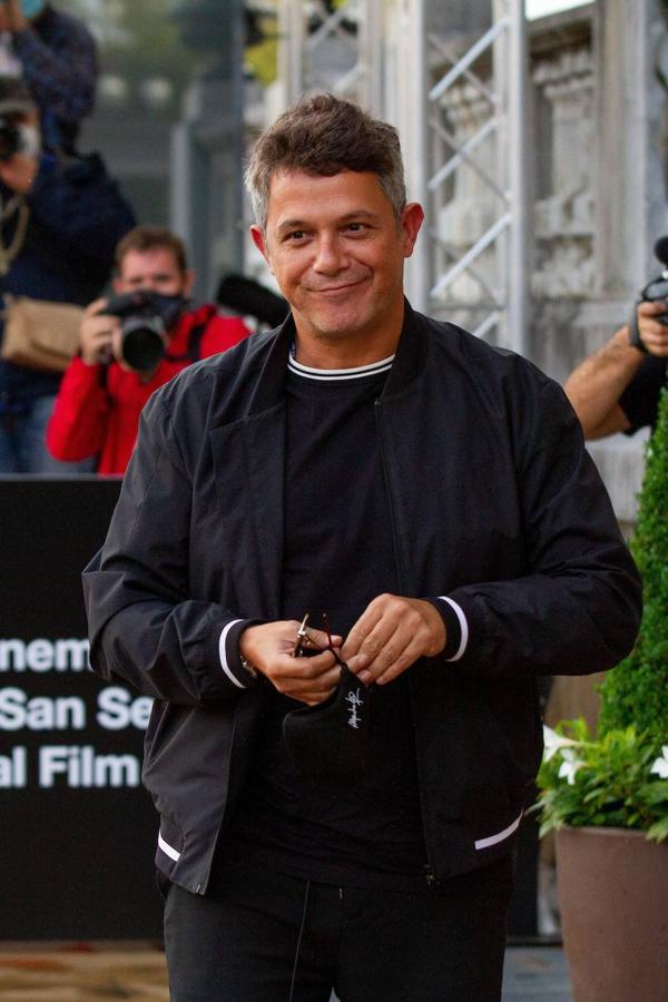 Alejandro Sanz presume de novia en el Festival de San Sebastián