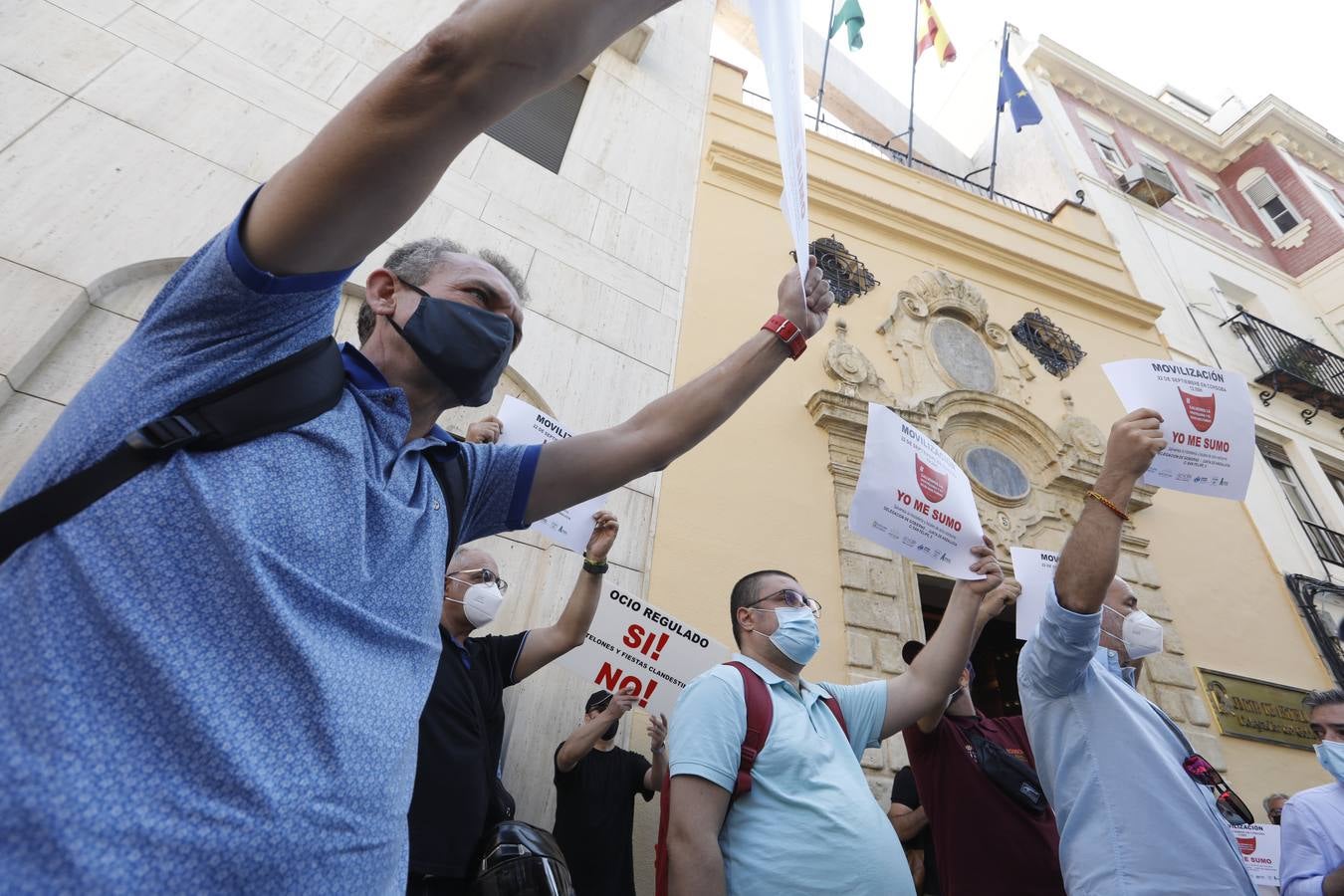 La protesta de los bares y el ocio nocturno en Córdoba, en imágenes