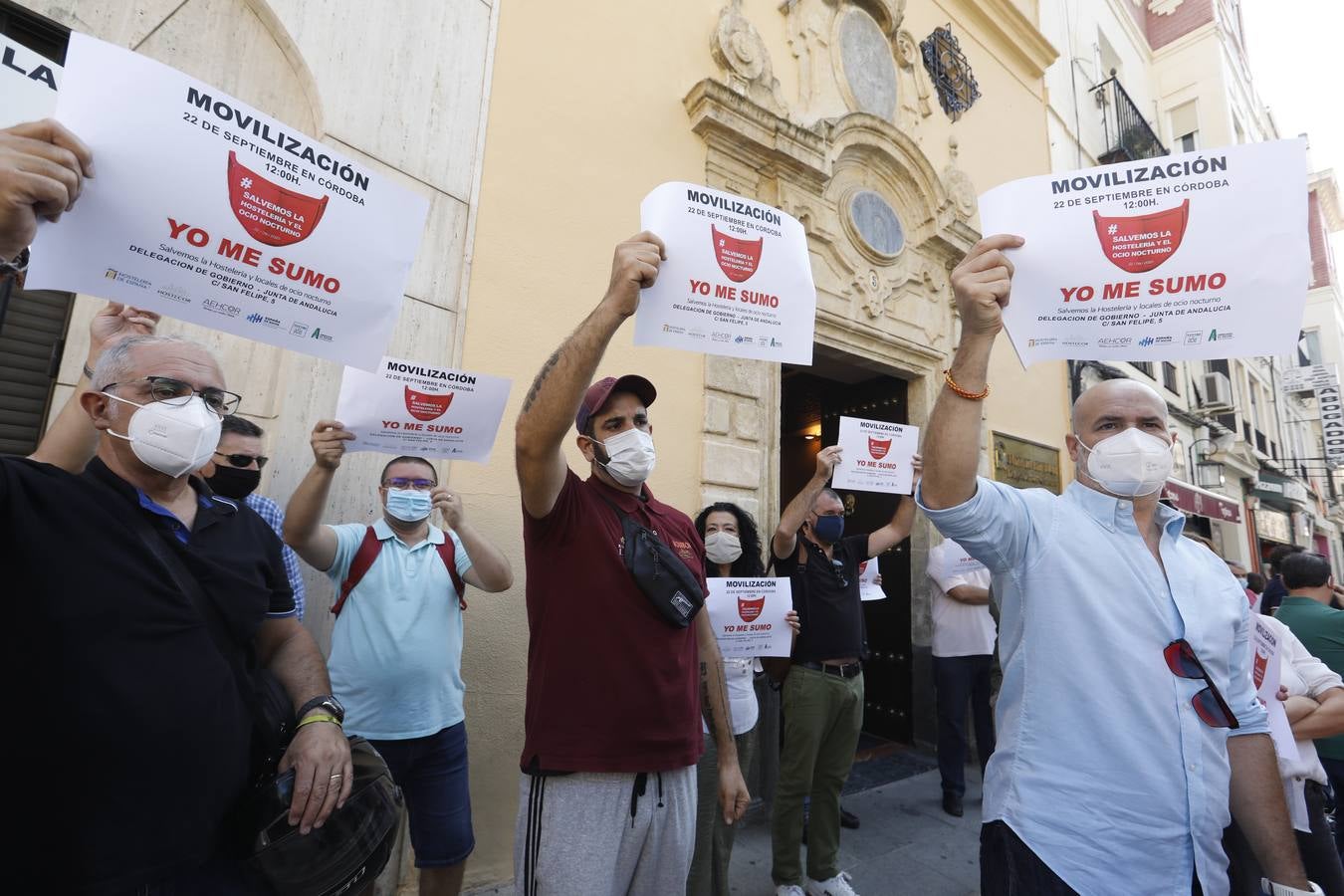 La protesta de los bares y el ocio nocturno en Córdoba, en imágenes