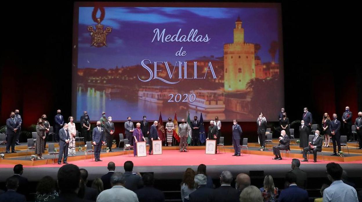 La entrega de las medallas de la ciudad de Sevilla, en imágenes (I)