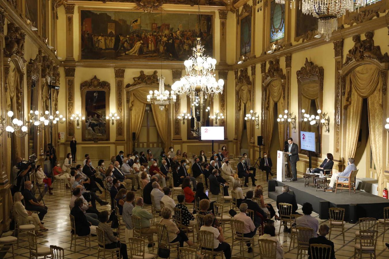 El coloquio de Ignacio Camacho y Rosa Belmonte en Córdoba, en imágenes