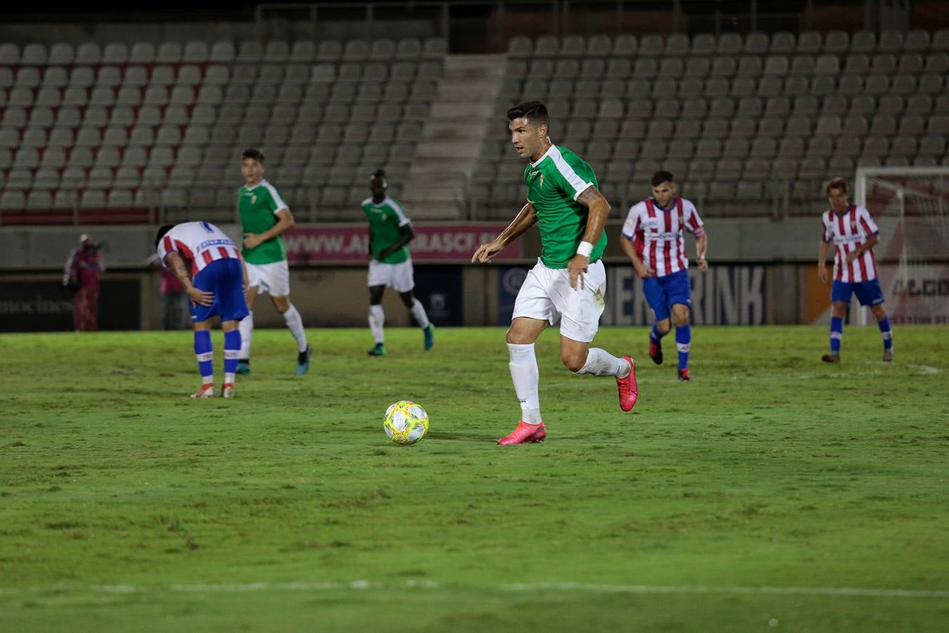 El Algeciras-Córdoba CF y la celebración de los goles, en imágenes