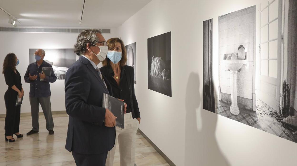 Inauguración de la exposición «El tiempo vencido» en la Fundación Cajasol