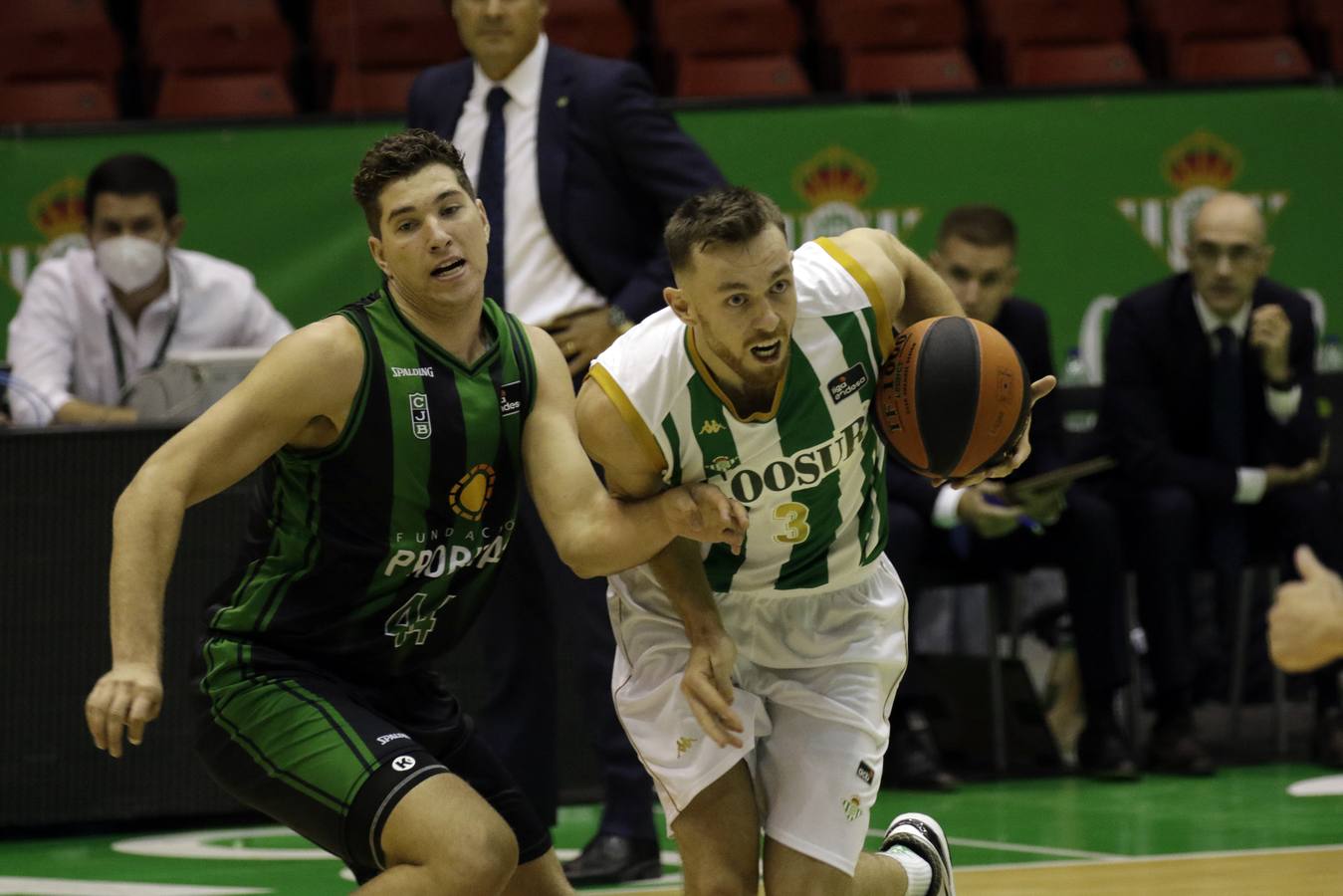 Coosur Real Betis-Joventut de Badalona, en imágenes