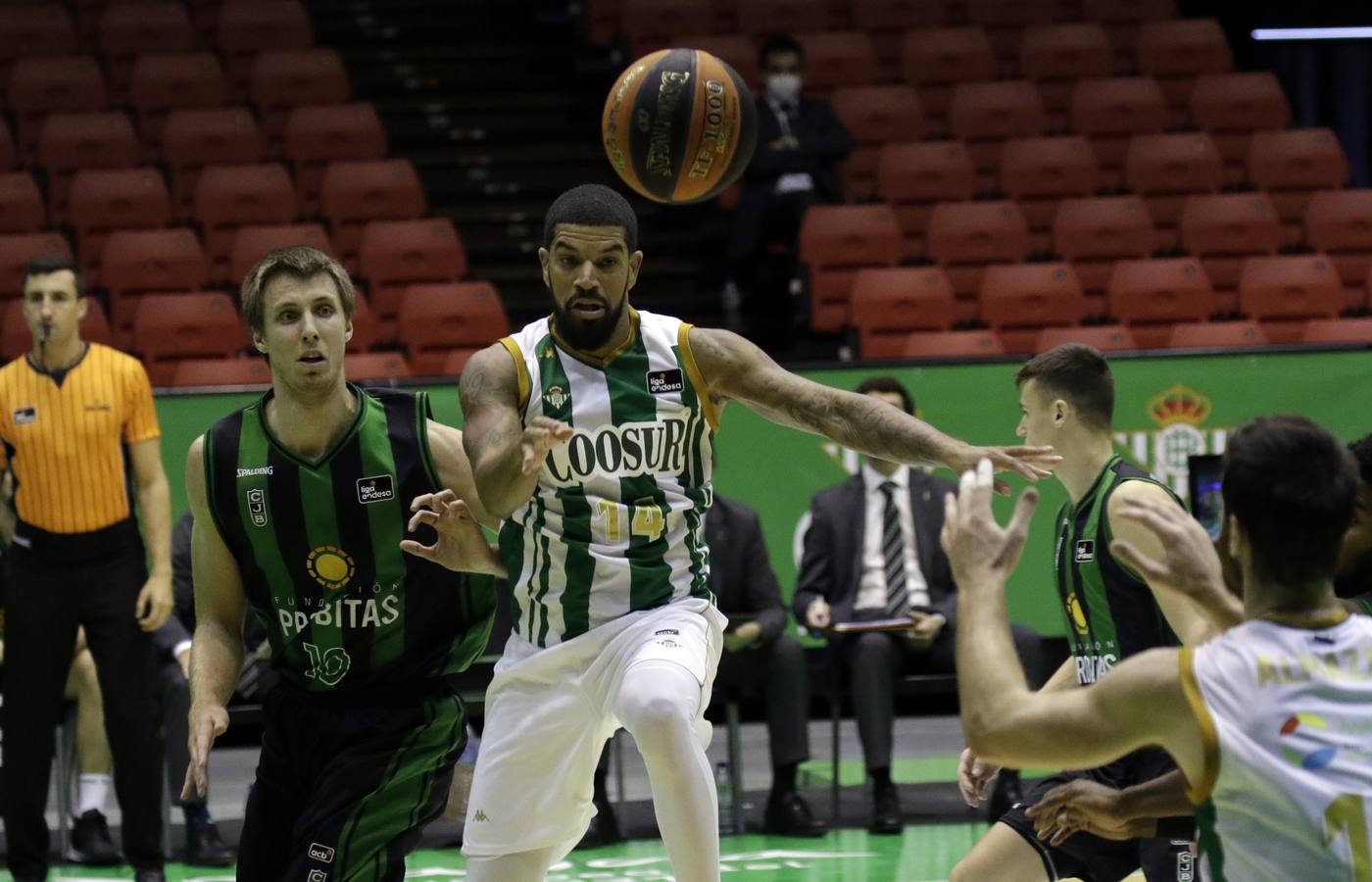 Coosur Real Betis-Joventut de Badalona, en imágenes