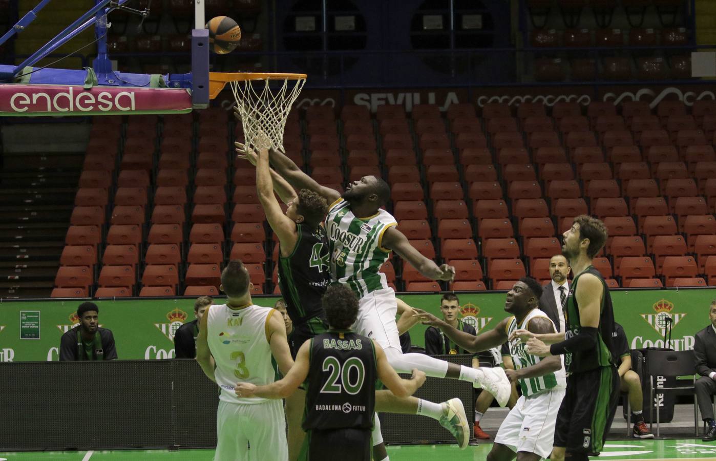 Coosur Real Betis-Joventut de Badalona, en imágenes