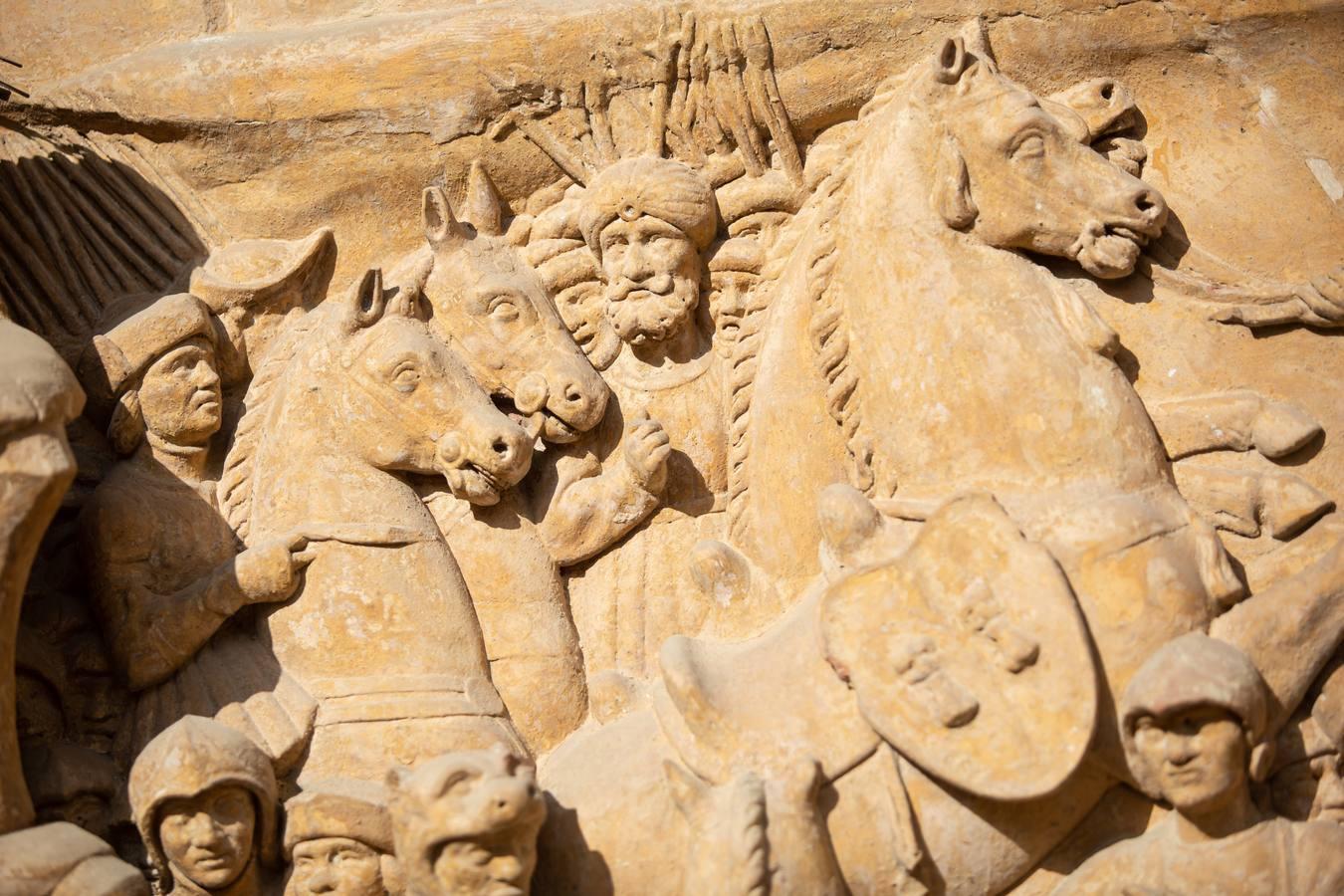 Así se cuidan las puertas de la Catedral de Sevilla