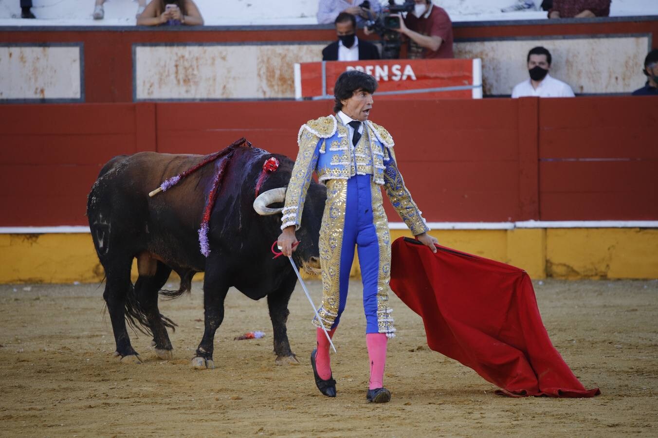 Toros en Cabra | Enrique Ponce y Curro Díaz se reparten cuatro orejas