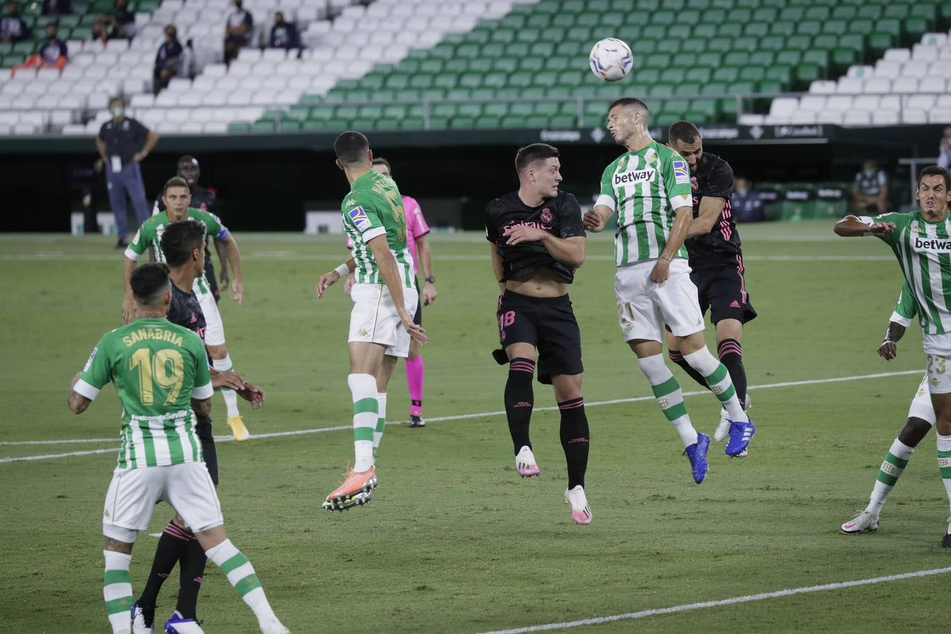 Las mejores imágenes del partido entre el Real Betis y el Real Madrid