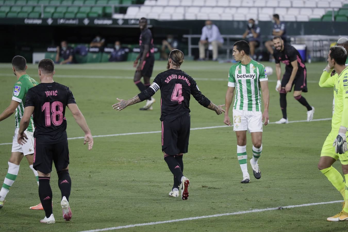 Las mejores imágenes del partido entre el Real Betis y el Real Madrid