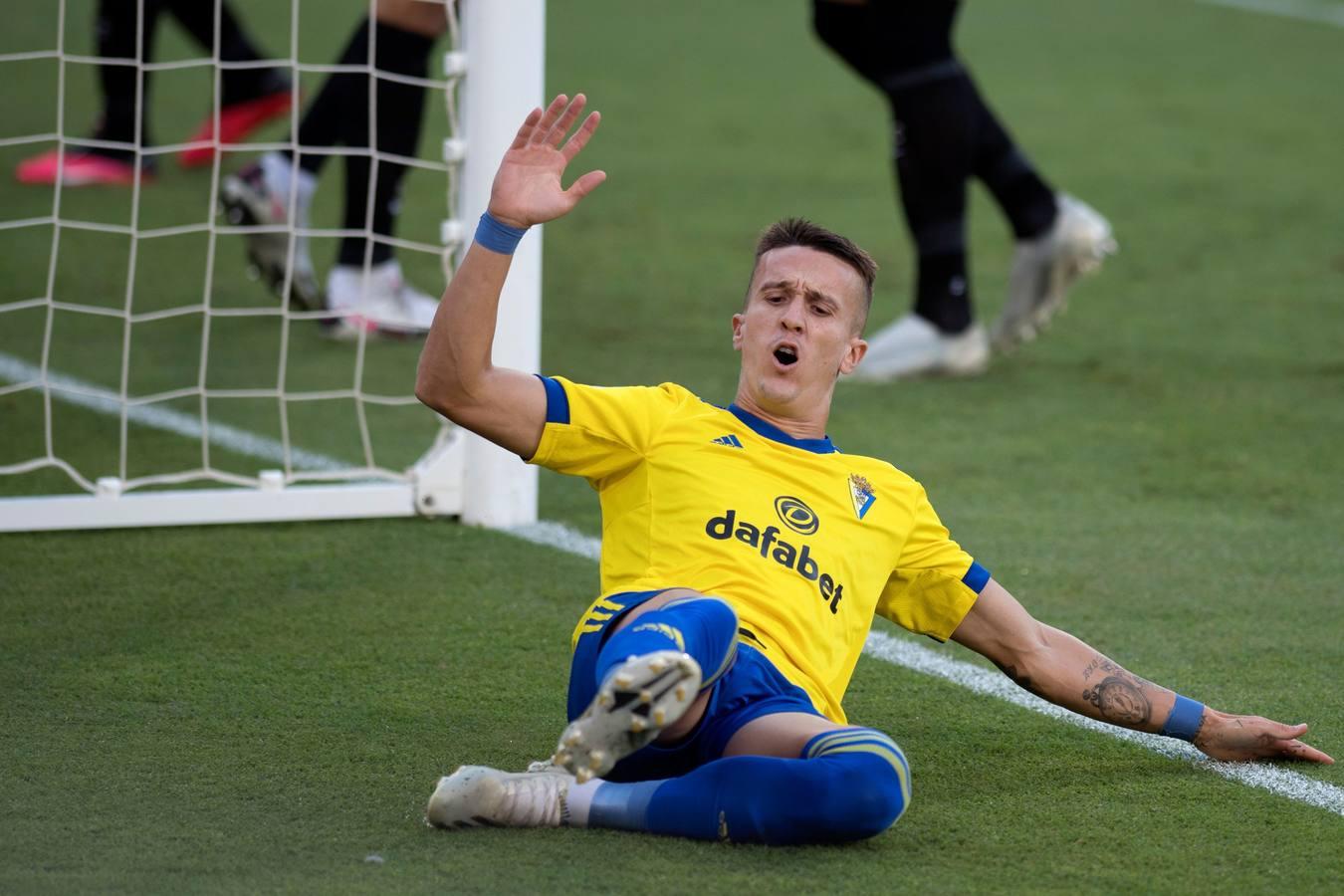 Las mejores imágenes del partido entre el Cádiz C.F. y el Sevilla F.C.