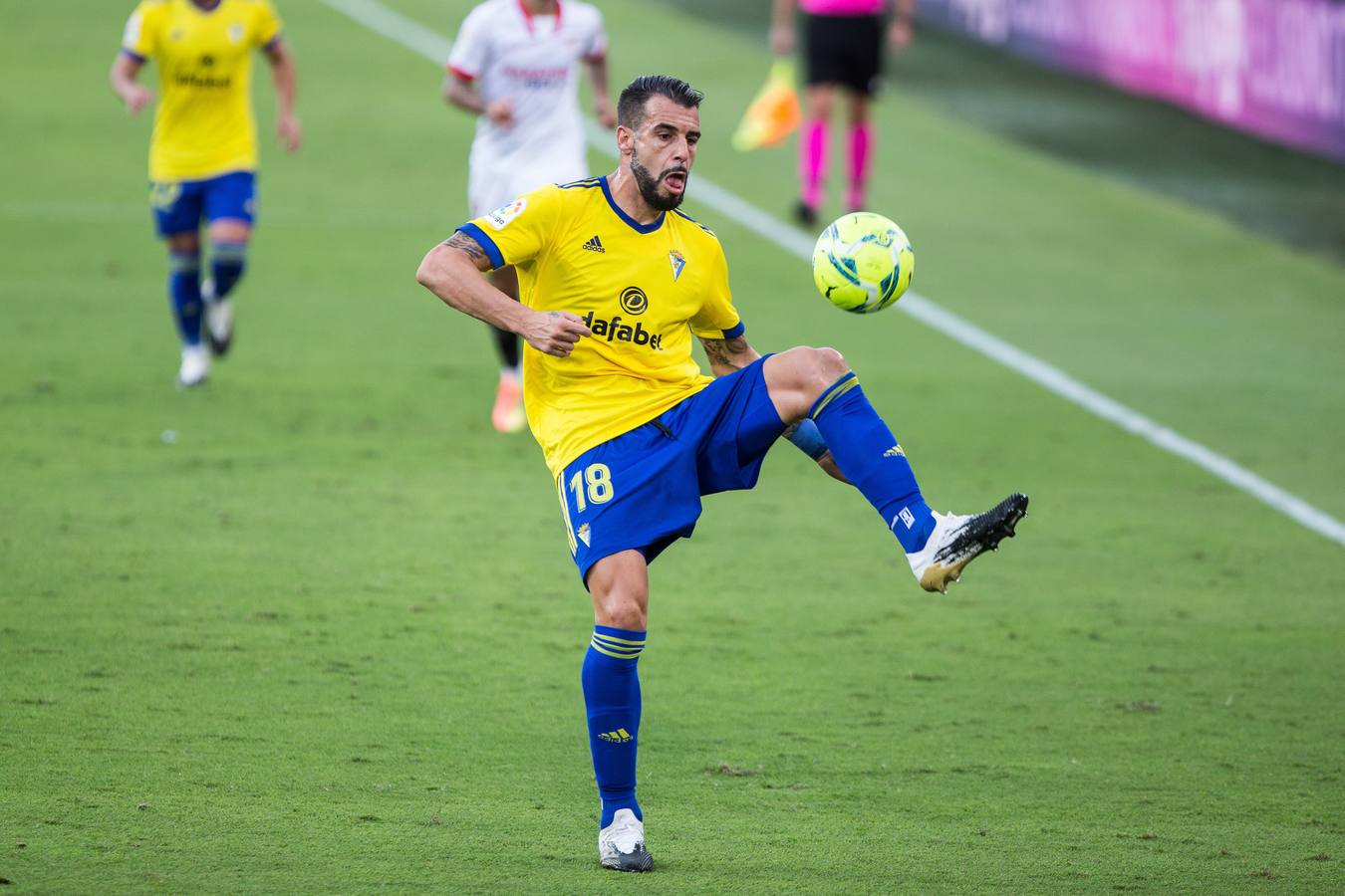 Las mejores imágenes del partido entre el Cádiz C.F. y el Sevilla F.C.