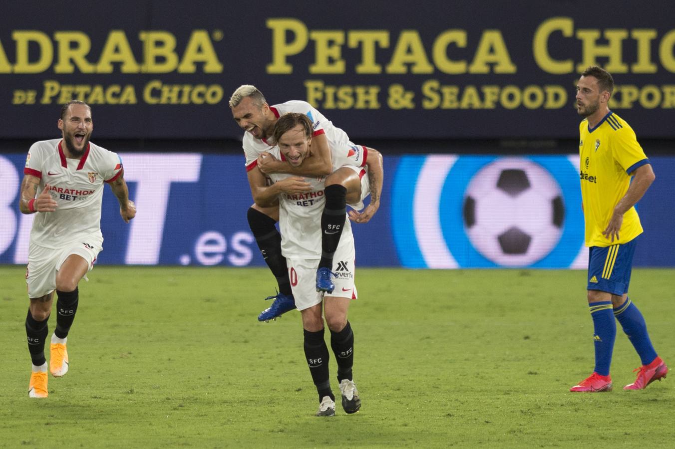 Las mejores imágenes del partido entre el Cádiz C.F. y el Sevilla F.C.