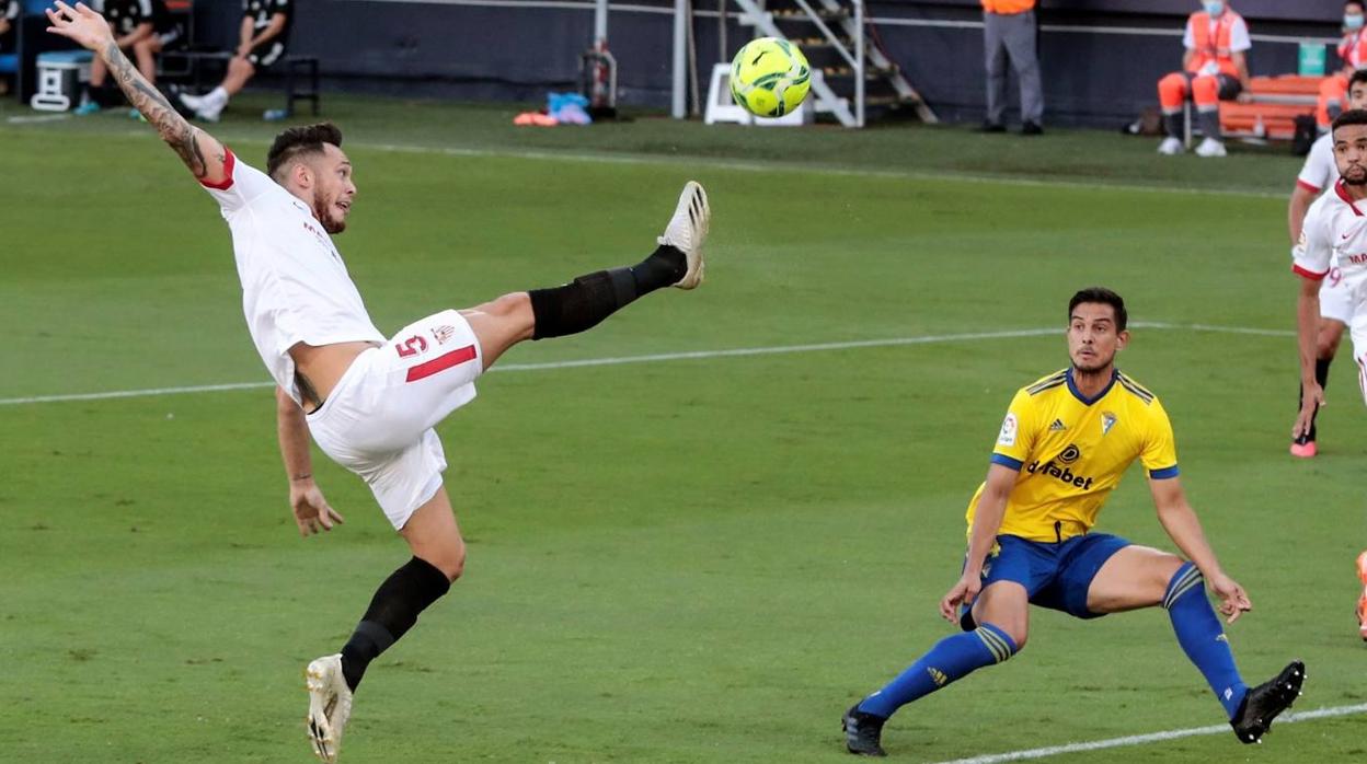 Las mejores imágenes del partido entre el Cádiz C.F. y el Sevilla F.C.