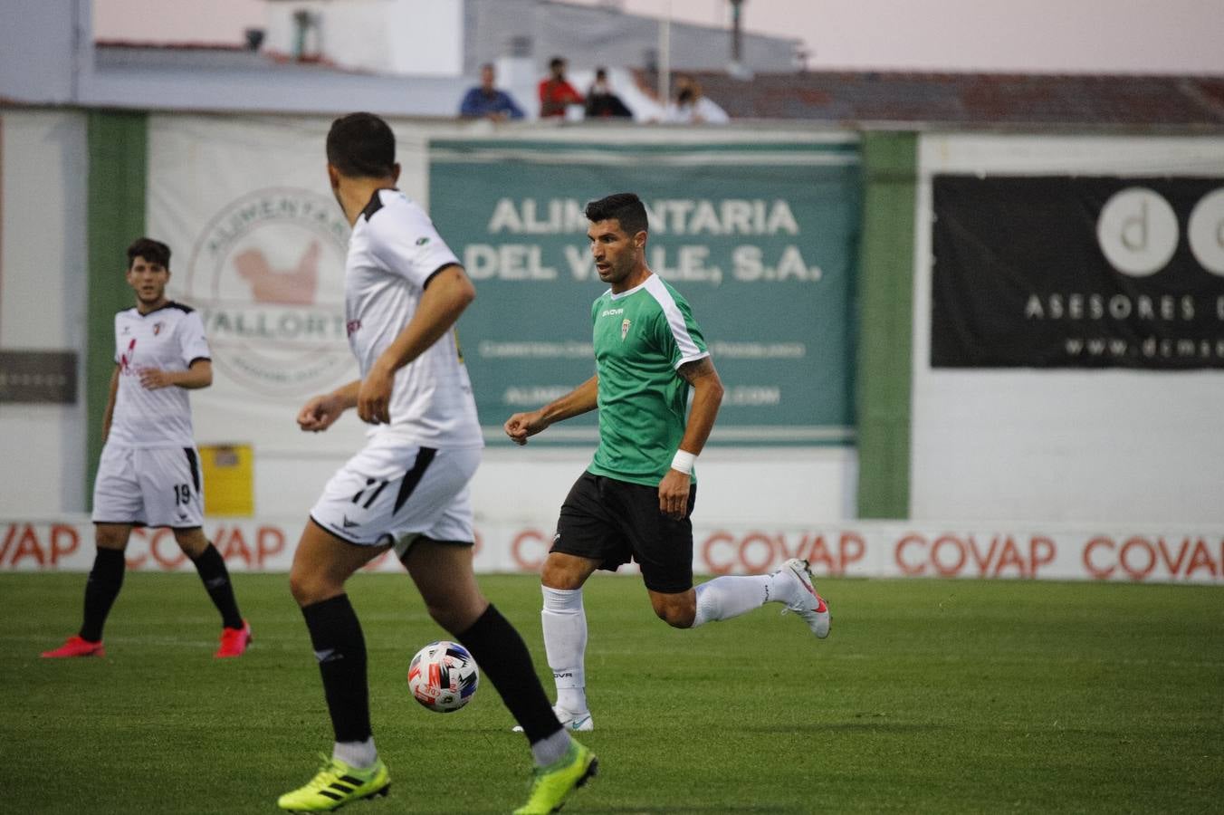 El ambiente y la victoria del Córdoba CF ante el Pozoblanco, en imágenes