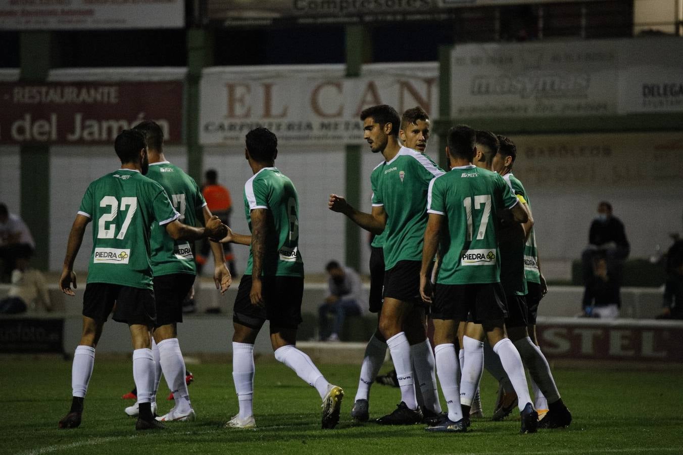 El ambiente y la victoria del Córdoba CF ante el Pozoblanco, en imágenes