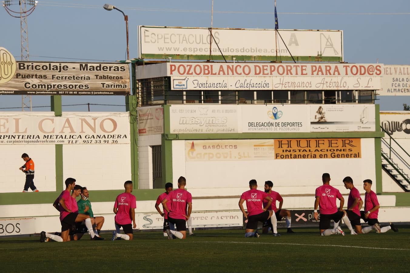 El ambiente y la victoria del Córdoba CF ante el Pozoblanco, en imágenes