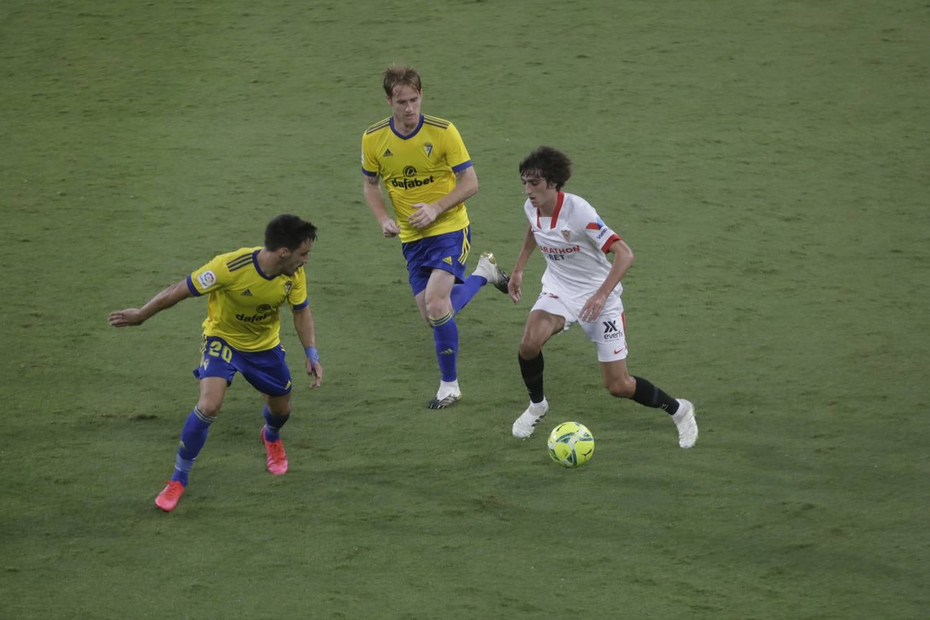 FOTOS: El partido Cádiz CF-Sevilla, en imágenes